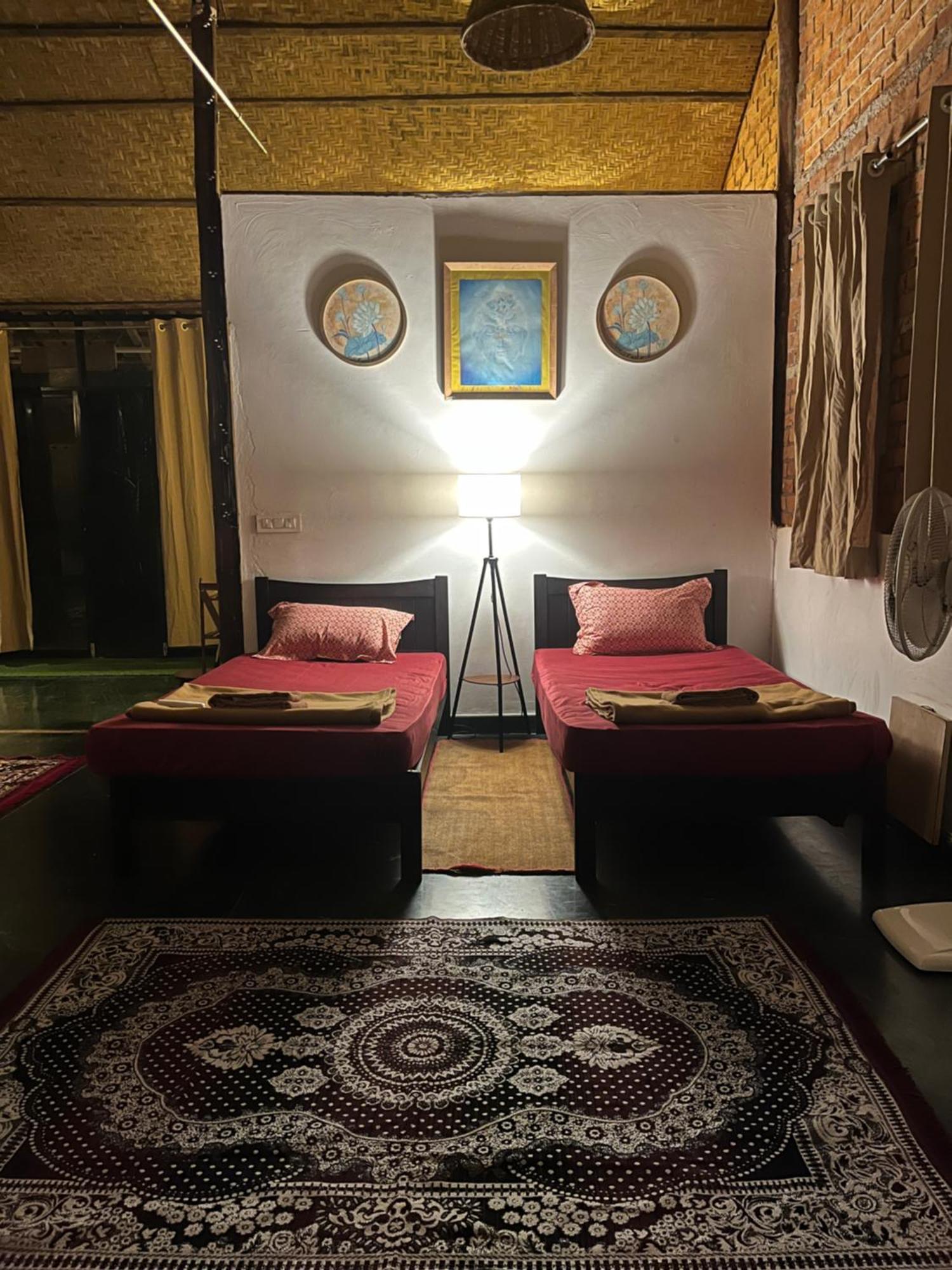 Satori Wellness Cottages I Yoga, Sauna, Ice Bath, Holistic Therapies & More 曼德姆 外观 照片