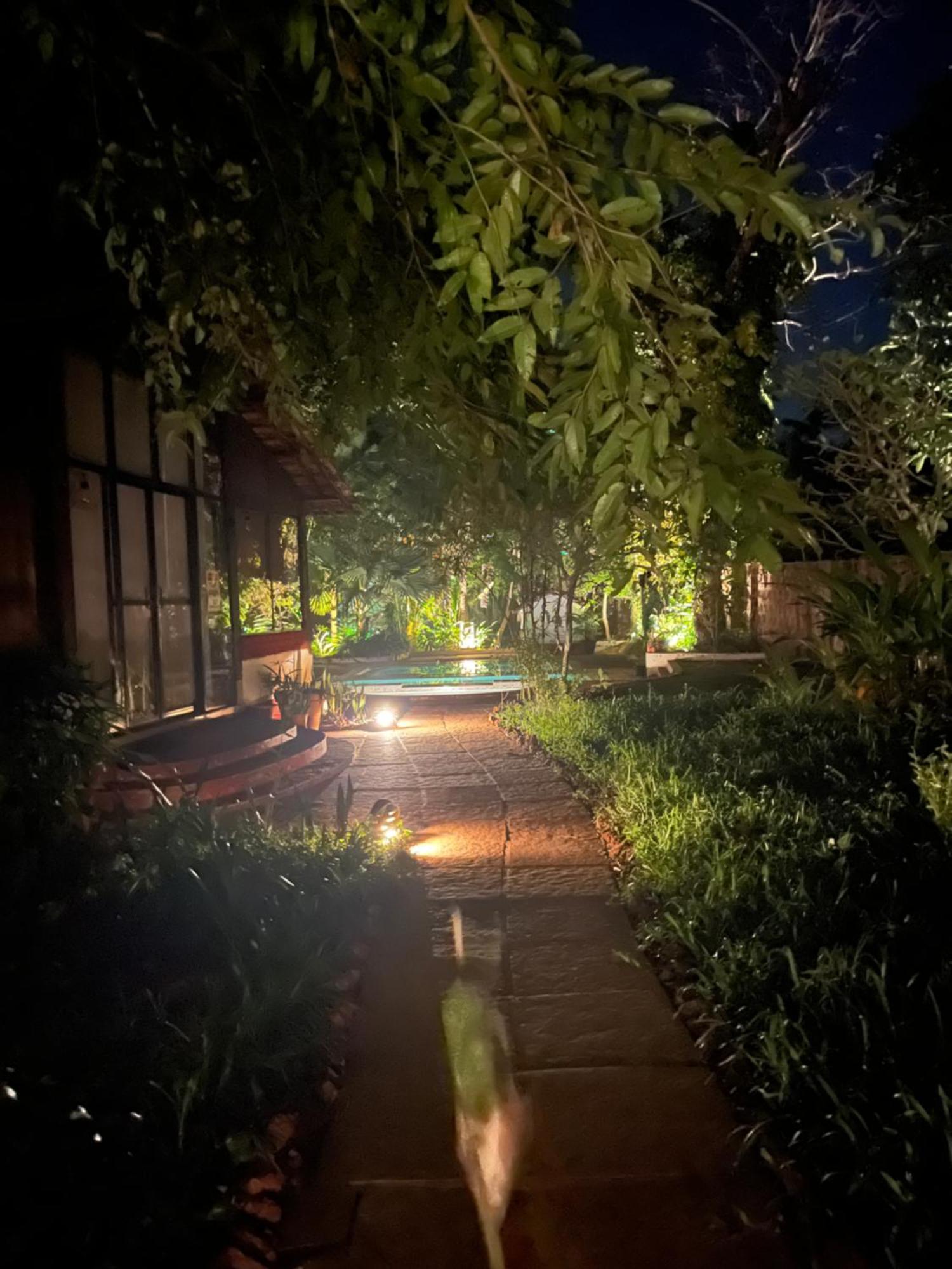 Satori Wellness Cottages I Yoga, Sauna, Ice Bath, Holistic Therapies & More 曼德姆 外观 照片