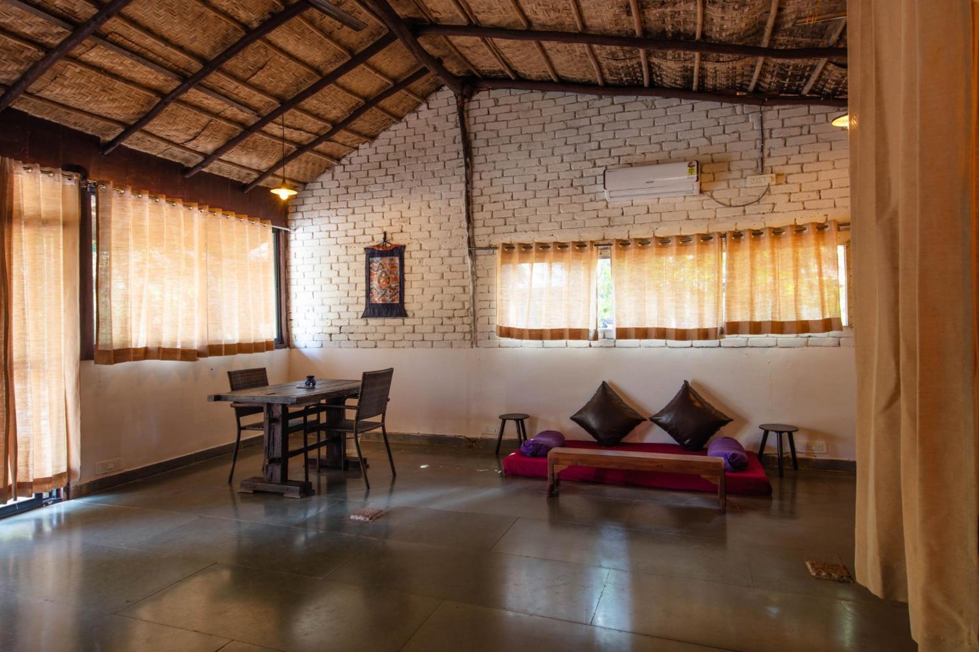Satori Wellness Cottages I Yoga, Sauna, Ice Bath, Holistic Therapies & More 曼德姆 外观 照片